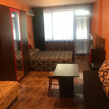 Guest house съндей *